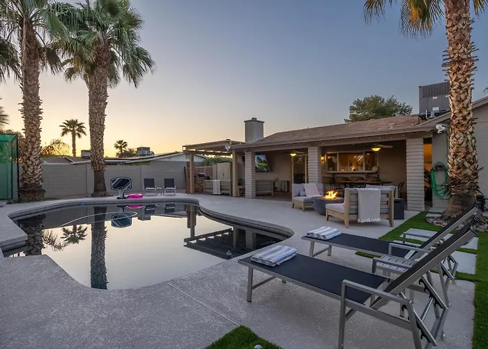 Heated Pool Sleeps 8 Amenities! House On Hearn Holiday home *