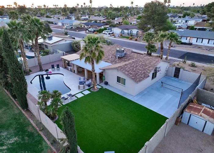 Holiday home Heated Pool Sleeps 8 Amenities! House On Hearn *