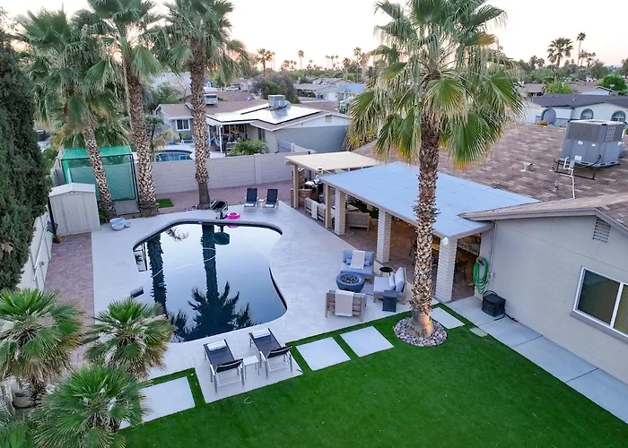 Heated Pool Sleeps 8 Amenities! House On Hearn Holiday home *
