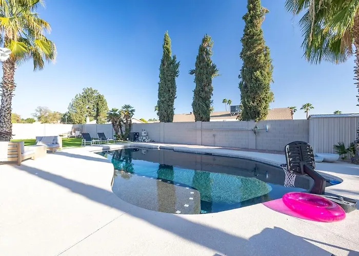 Heated Pool Sleeps 8 Amenities! House On Hearn Holiday home
