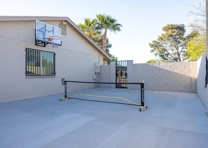 Heated Pool Sleeps 8 Amenities! House On Hearn Phoenix