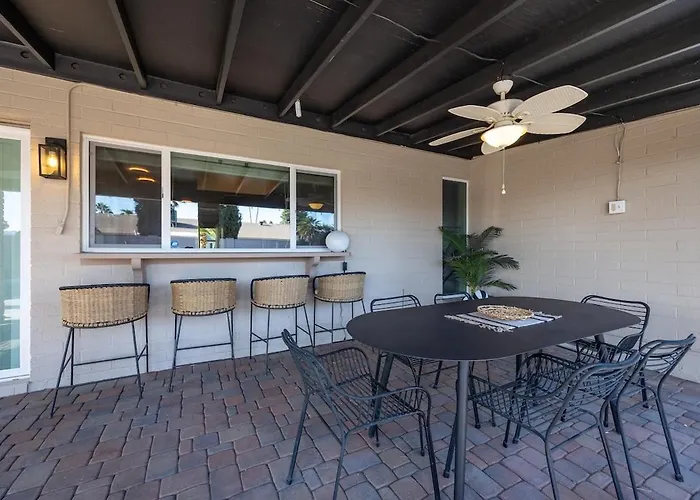 Heated Pool Sleeps 8 Amenities! House On Hearn Holiday home