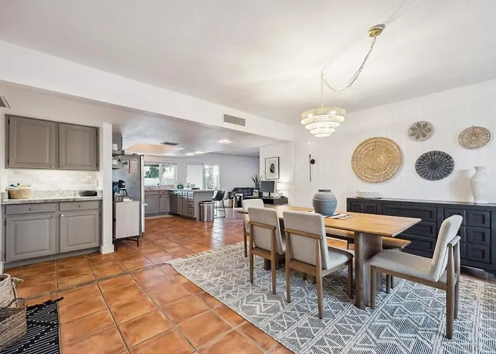Heated Pool Sleeps 8 Amenities! House On Hearn Holiday home